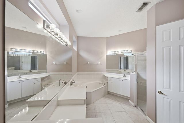 665 SW Lake Charles Circle, Port Saint Lucie, FL 34986