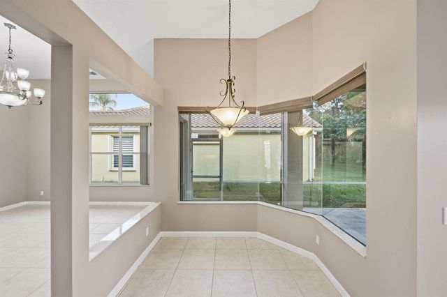 665 SW Lake Charles Circle, Port Saint Lucie, FL 34986