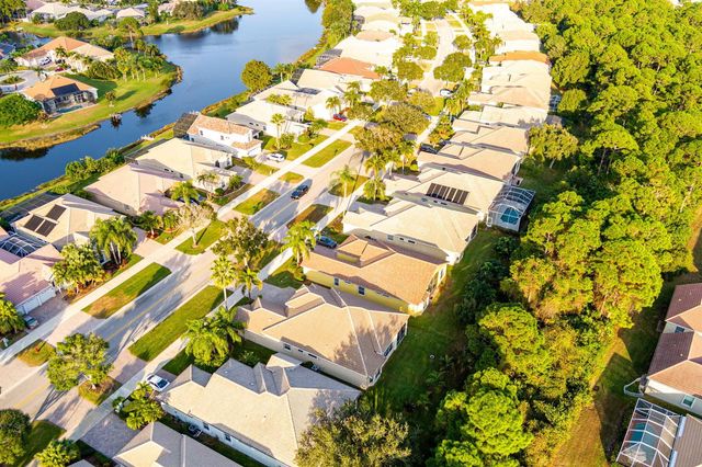 665 SW Lake Charles Circle, Port Saint Lucie, FL 34986