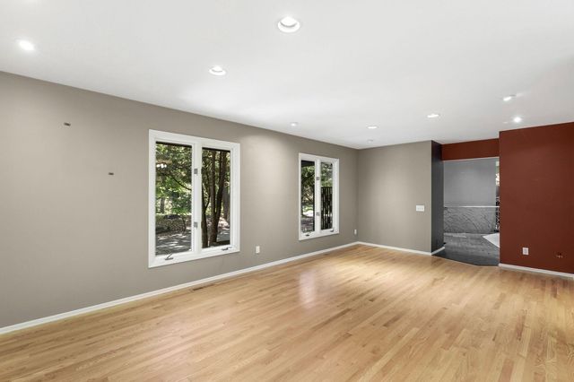3 Snowy Owl Lane, North Oaks, MN 55127