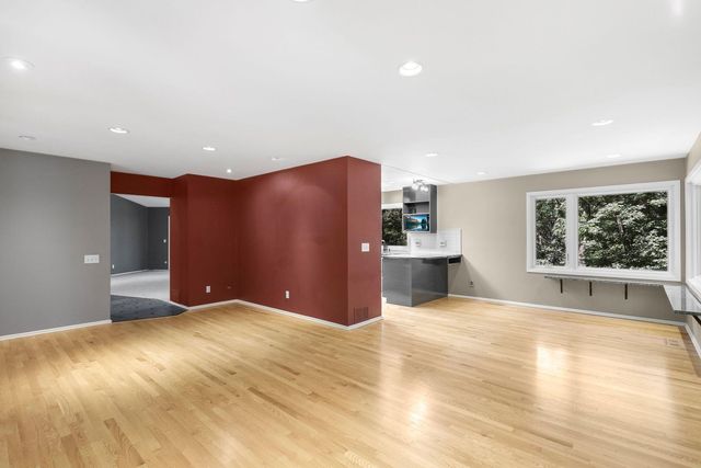 3 Snowy Owl Lane, North Oaks, MN 55127