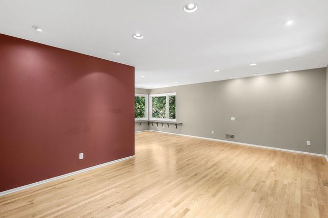 3 Snowy Owl Lane, North Oaks, MN 55127