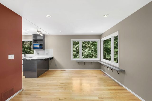 3 Snowy Owl Lane, North Oaks, MN 55127