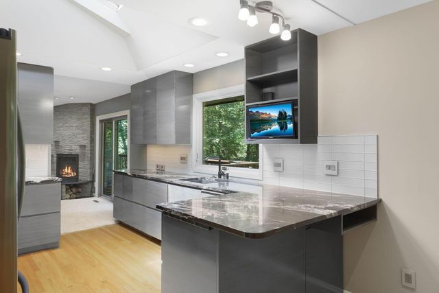 3 Snowy Owl Lane, North Oaks, MN 55127