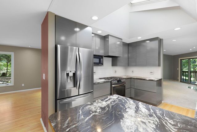3 Snowy Owl Lane, North Oaks, MN 55127