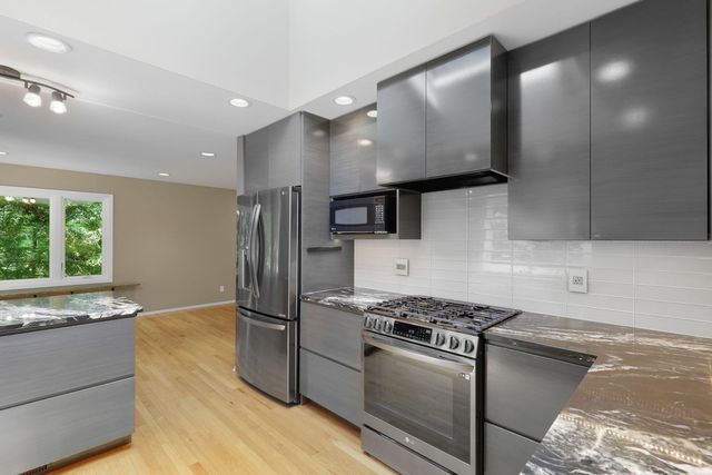 3 Snowy Owl Lane, North Oaks, MN 55127