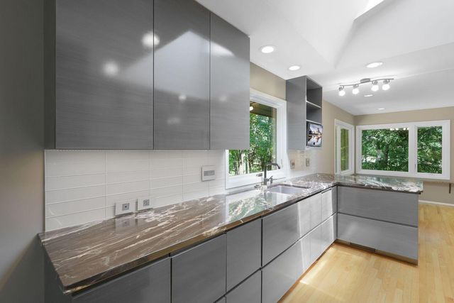 3 Snowy Owl Lane, North Oaks, MN 55127