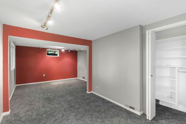 3 Snowy Owl Lane, North Oaks, MN 55127