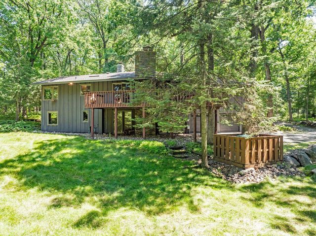 3 Snowy Owl Lane, North Oaks, MN 55127