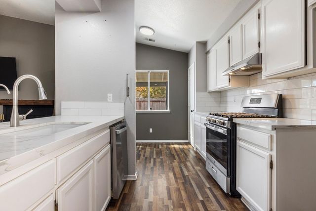 398 Shalako Dr, Oakdale, CA 95361