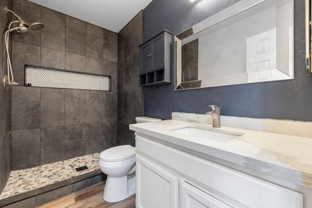 398 Shalako Dr, Oakdale, CA 95361