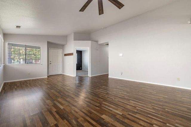 398 Shalako Dr, Oakdale, CA 95361