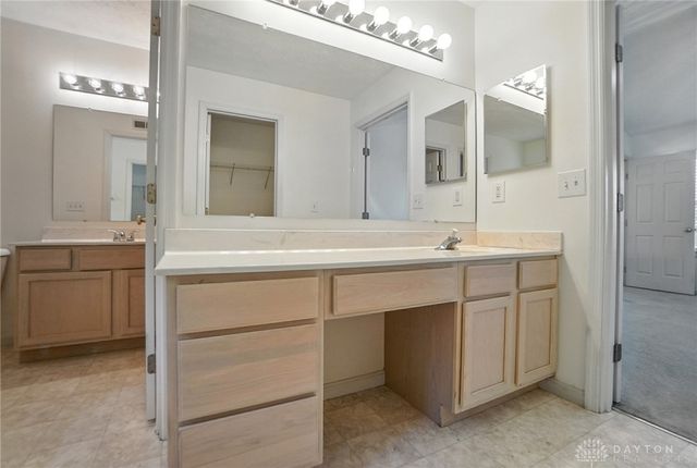 352 Sentinel Oak Drive, Centerville, OH 45458