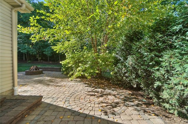 352 Sentinel Oak Drive, Centerville, OH 45458