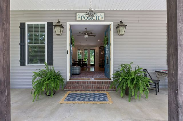 1 Lillie Ln, Lawrenceburg, TN 38464