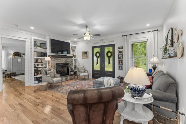1 Lillie Ln, Lawrenceburg, TN 38464