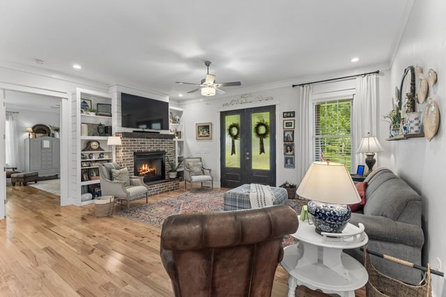 1 Lillie Ln, Lawrenceburg, TN 38464