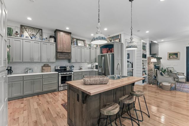 1 Lillie Ln, Lawrenceburg, TN 38464