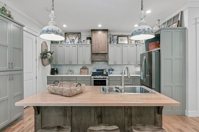 1 Lillie Ln, Lawrenceburg, TN 38464