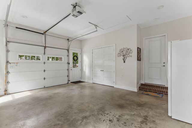 1 Lillie Ln, Lawrenceburg, TN 38464