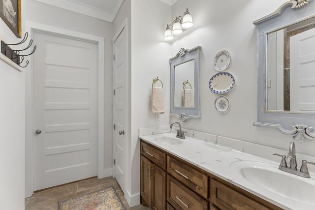 1 Lillie Ln, Lawrenceburg, TN 38464