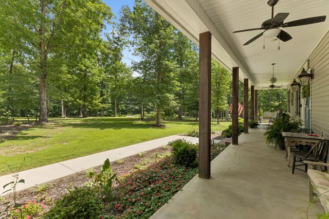 1 Lillie Ln, Lawrenceburg, TN 38464