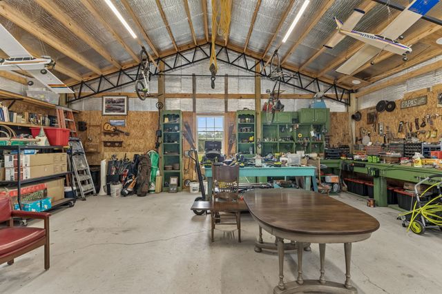 1 Lillie Ln, Lawrenceburg, TN 38464