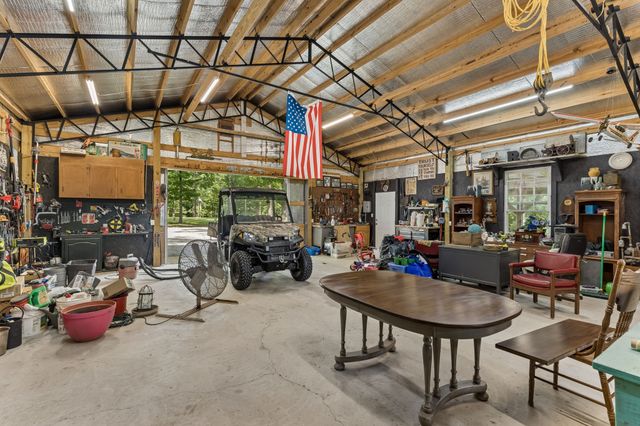 1 Lillie Ln, Lawrenceburg, TN 38464