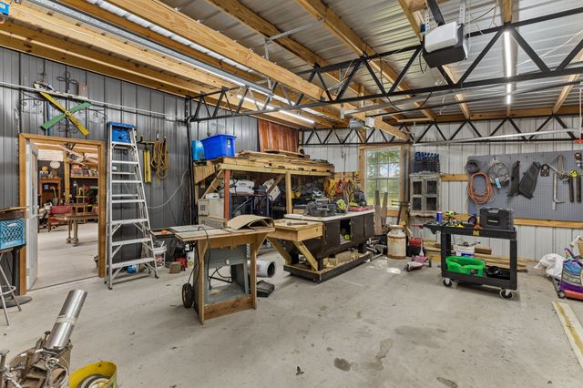 1 Lillie Ln, Lawrenceburg, TN 38464