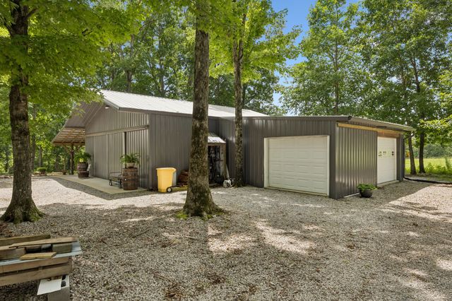 1 Lillie Ln, Lawrenceburg, TN 38464