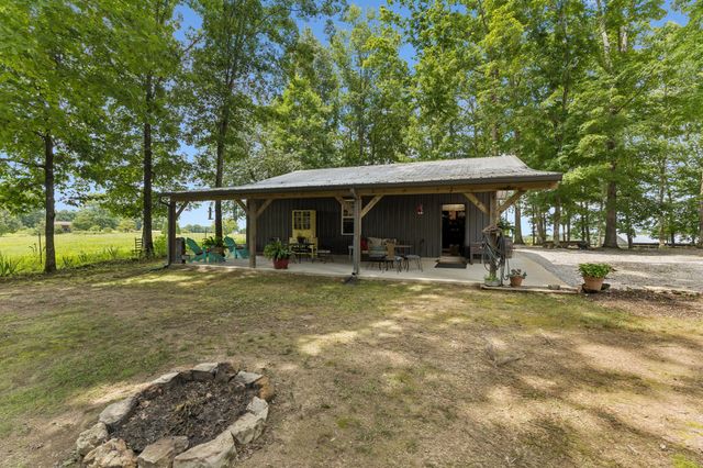 1 Lillie Ln, Lawrenceburg, TN 38464