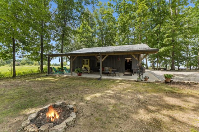 1 Lillie Ln, Lawrenceburg, TN 38464