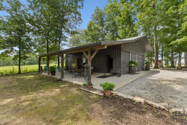 1 Lillie Ln, Lawrenceburg, TN 38464