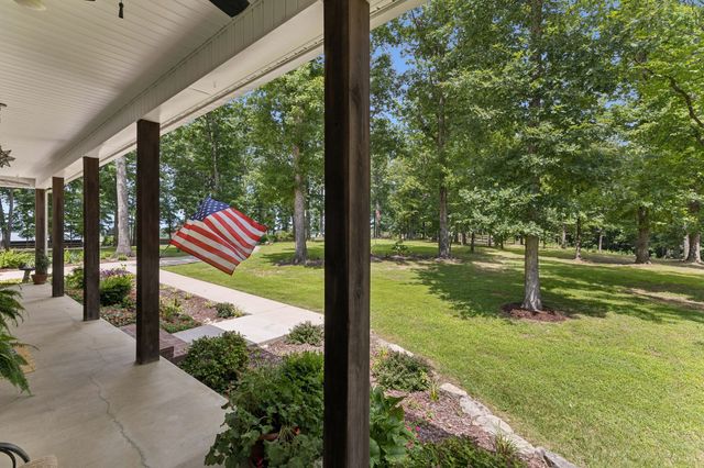 1 Lillie Ln, Lawrenceburg, TN 38464