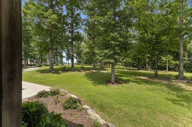 1 Lillie Ln, Lawrenceburg, TN 38464