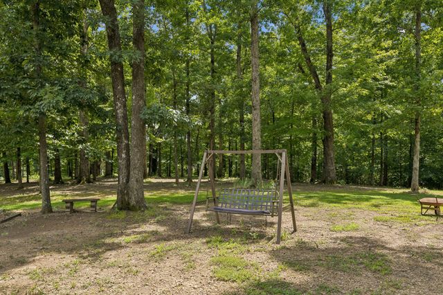 1 Lillie Ln, Lawrenceburg, TN 38464