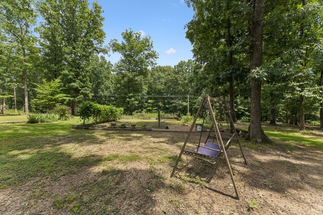 1 Lillie Ln, Lawrenceburg, TN 38464