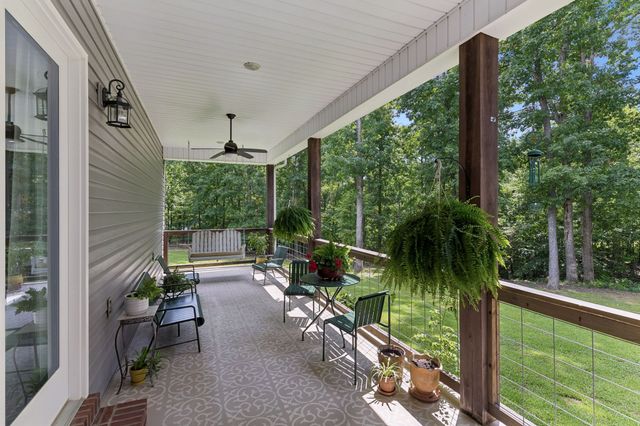 1 Lillie Ln, Lawrenceburg, TN 38464