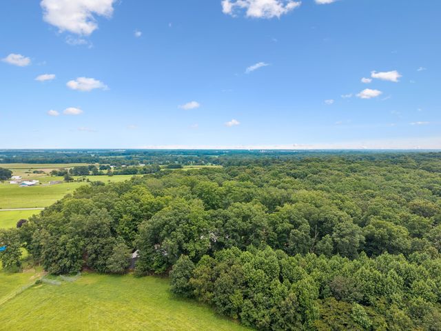 1 Lillie Ln, Lawrenceburg, TN 38464