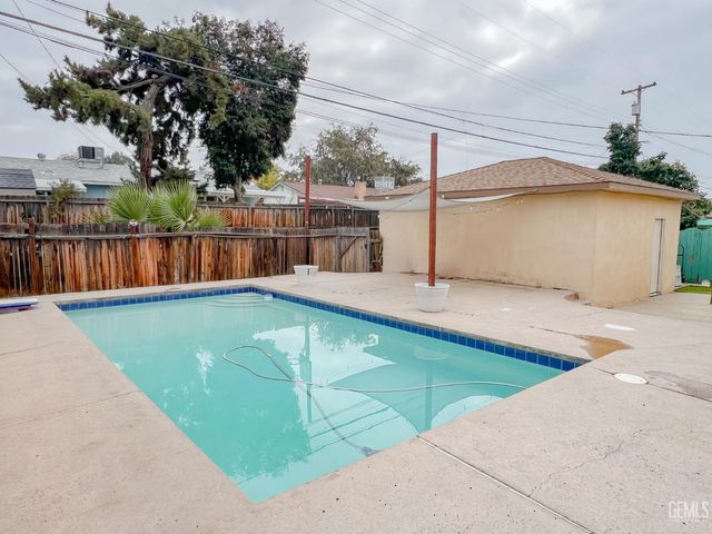 3013 Cornell Street, Bakersfield, CA 93305