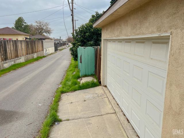 3013 Cornell Street, Bakersfield, CA 93305