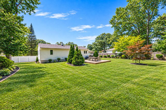 152 Grand Avenue, Shirley, NY 11967