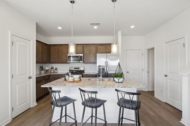 203 Martindale Ln, Clarksville, TN 37043