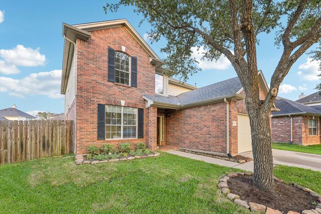 2703 Hidden Bay Court, Pearland, TX 77584