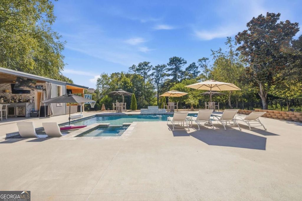 2711 Trailing Ivy Way, Buford, GA 30519