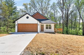 289 Rhododendron Circle, Crossville, TN 38555