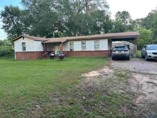 1005 Agness Dr, Longview, TX 75602