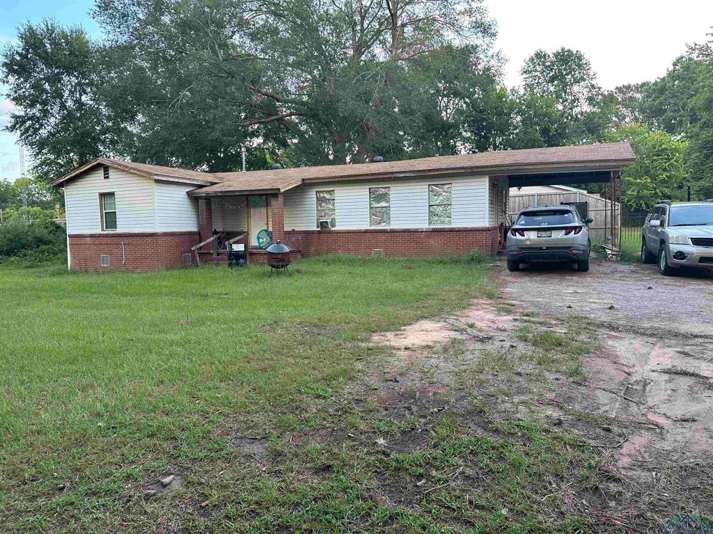 1005 Agness Dr, Longview, TX 75602
