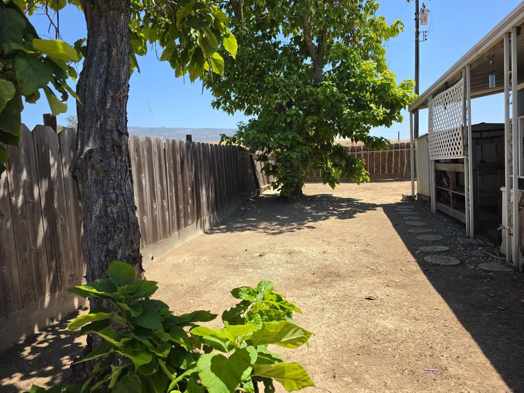 Image 16 of property listing at 30501 Auberry Road # 32, Auberry, CA 93602