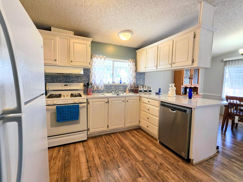 Image 7 of property listing at 30501 Auberry Road # 32, Auberry, CA 93602